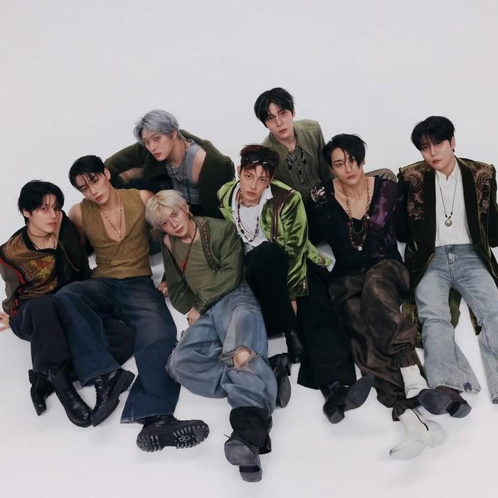 ATEEZ resmi melangsungkan comeback pada Jumat, (26/6/2026) melalui perilisan GOLDEN HOUR : Part.5