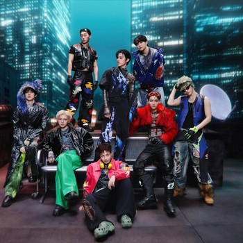 ATEEZ Comeback dengan Merilis MV BAD, Hadirkan Aktris Hollywood Chase Infiniti!