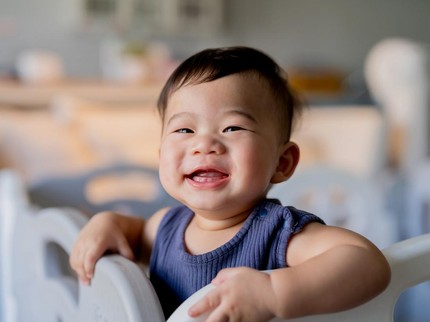 Urutan Tumbuh Gigi Bayi Sesuai Usia, Lengkap dengan Tanda dan Cara Merawatnya