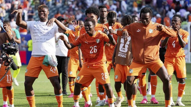 Soccer Football - FIFA World Cup 2026 - Group E - Curacao v Ivory Coast - Philadelphia Stadium, Philadelphia, Pennsylvania, U.S. - June 25, 2026
Ivory Coast's Christ Oulai celebrates with teammates after the match IMAGN IMAGES via Reuters/James Lang