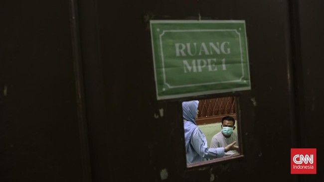Suasana lingkungan Pusat Kesehatan Jiwa Nasional RS Marzoeki Mahdi, Bogor, para residen memulai hari baru dalam perjalanan panjang mereka merebut hidup kembali. Survei BNN, BRIN, dan BPS mencatat prevalensi penyalahgunaan narkotika 2025 mencapai 2,11