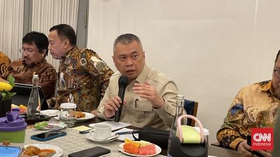 Kementerian Perhubungan (Kemenhub) bakal mengatur tarif batas atas (TBA) tiket pesawat setelah harga bahan bakar pesawat avtur dan kondisi geopolitik telah stabil. Menteri Perhubungan (Menhub) Dudy Pu