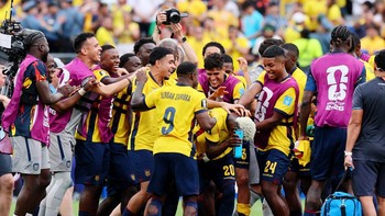 Soccer Football - FIFA World Cup 2026 - Group E - Ecuador v Germany - New York/New Jersey Stadium, East Rutherford, New Jersey, U.S. - June 25, 2026 Ecuador's Nilson Angulo celebrates with teammates after the match IMAGN IMAGES via Reuters/Vincent Ca