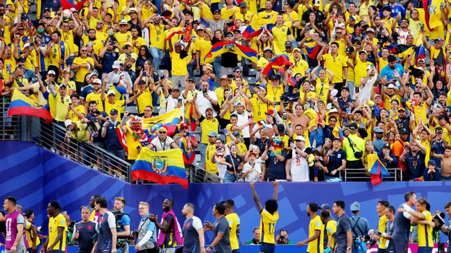 Soccer Football - FIFA World Cup 2026 - Group E - Ecuador v Germany - New York/New Jersey Stadium, East Rutherford, New Jersey, U.S. - June 25, 2026 Ecuador fans celebrate after the match REUTERS/Mike Segar