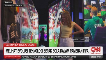 VIDEO: Melihat Evolusi Teknologi Sepak Bola Dalam Pameran FIFA