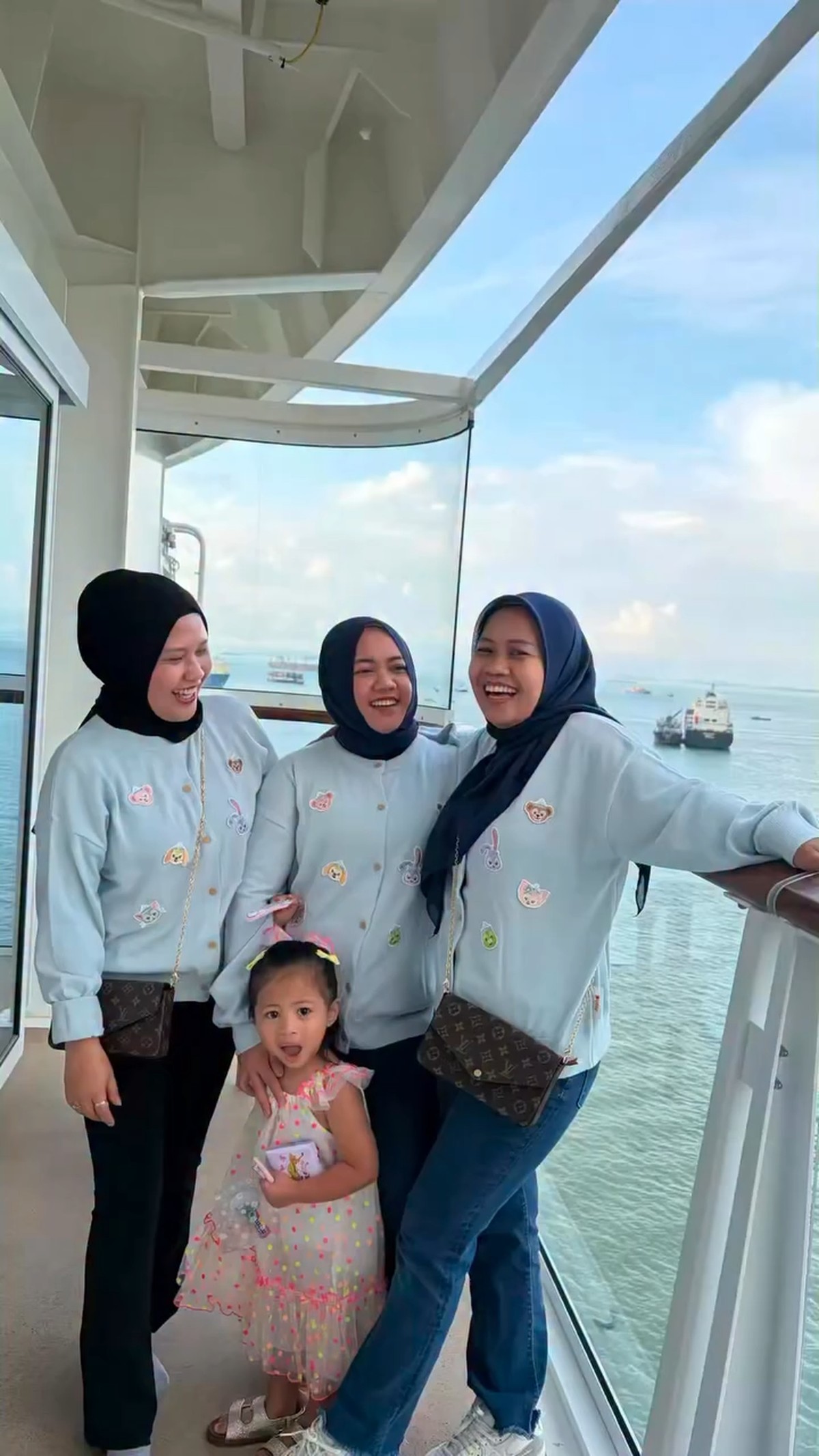 Gaya Sus Rini Pakai Tas Branded Puluhan Juta Jadi Sorotan