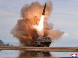 Kim Jong Un Awasi Uji Coba Senjata yang Mengancam Ibu Kota Korsel