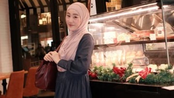 Berita Viral Selebriti dari InsertLive : Larissa Chou Bungkam soal Polemik Perceraian, Fokus pada Anak dan Kebahagiaan