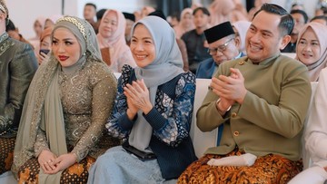 Nassar Hadir di Pernikahan Anak Muzdalifah, Baju Seragam Jadi Sorotan