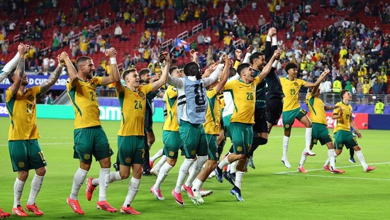 Soccer Football - FIFA World Cup 2026 - Group D - Paraguay v Australia - San Francisco Bay Area Stadium, Santa Clara, California, U.S. - June 25, 2026 Australia players celebrate after the match REUTERS/Carlos Barria