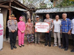 Bakti Sosial Hari Bhayangkara, 3 Rumah Warga Gianyar Dibedah