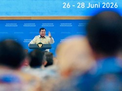 Prabowo Tanya Guru Besar: Kenapa 81 Tahun RI Tak Bisa Bikin Mobil Sendiri?