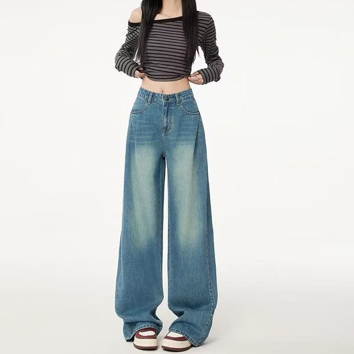 Get The Look: Gaya edgy ala Salma Salsabil untuk hangout santai