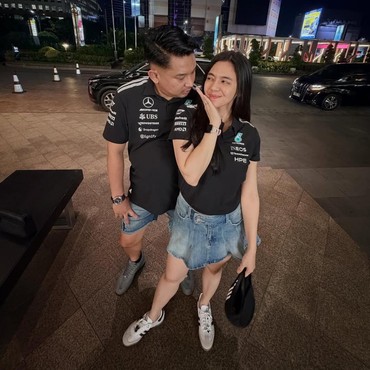 Selamat, DJ Una Resmi Dilamar Andi Agum