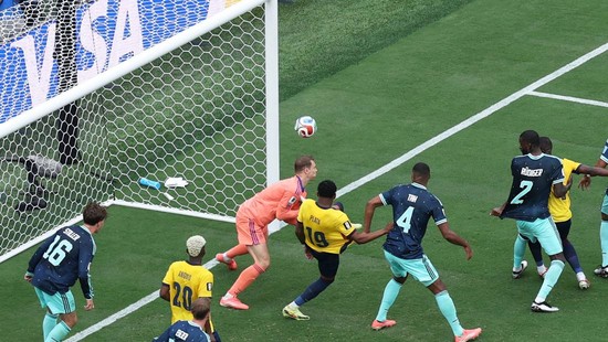 Soccer Football - FIFA World Cup 2026 - Group E - Ecuador v Germany - New York/New Jersey Stadium, East Rutherford, New Jersey, U.S. - June 25, 2026 Ecuador's Gonzalo Plata scores their second goal past Germany's Manuel Neuer (REUTERS/John Sibley)