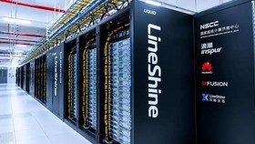 Superkomputer LineShine asal China