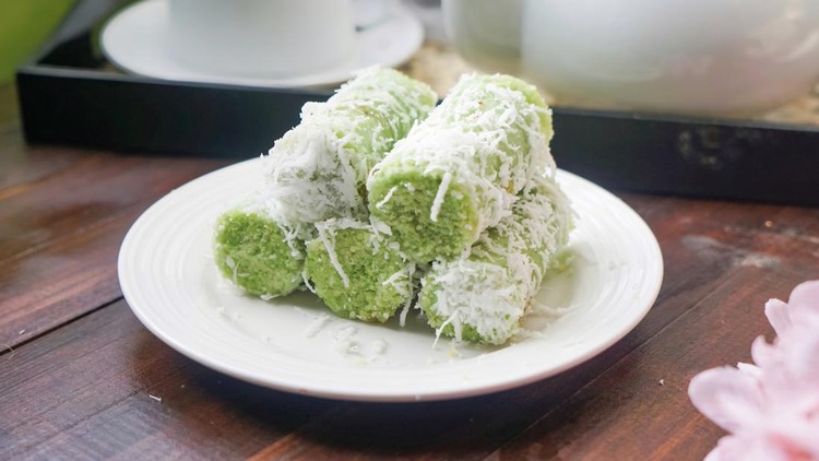 Viral Pedagang Kue Putu Gunakan Pipa PVC untuk Mengukus&comma; Pakar Sebut Risikonya