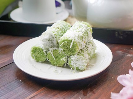 Viral Pedagang Kue Putu Gunakan Pipa PVC untuk Mengukus, Pakar Kupas Risikonya