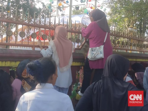 Presiden ke-7 RI, Joko Widodo (Jokowi), di Kedatun Keagungan, Jalan Sultan Haji, Kota Bandar Lampung, Sabtu (27/6) pagi, disambut antusias warga.