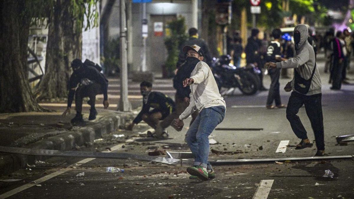 Ilustrasi berita Nasional: Polisi Tangkap 11 Orang Diduga Mau Bikin Rusuh Aksi di Surabaya