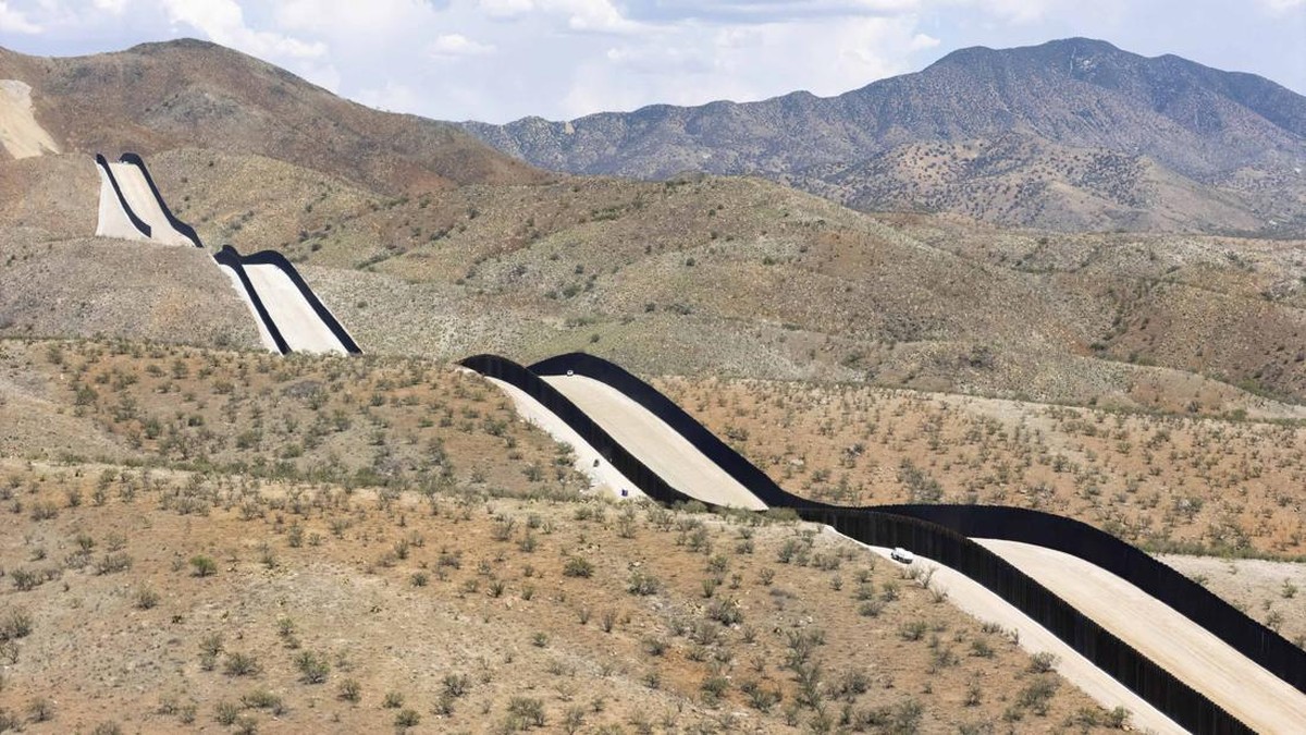 A drone view of the newly constructed second U.S.-Mexico border fence east of Nogales in Kino Springs, Arizona, U.S. June 24, 2026.  REUTERS/Rebecca Noble