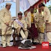 Presiden ke-7 RI, Joko Widodo (Jokowi) menerima gelar "Baginda Pemuka Bagsa" dalam prosesi adat Lampung yang berlangsung di Kedatun Keagungan di Jalan Sultan Haji, Kelurahan Sepang Jaya, Kecamatan Labuhan Ratu, Kota Bandar Lampung, Sabtu (27/6) pagi.