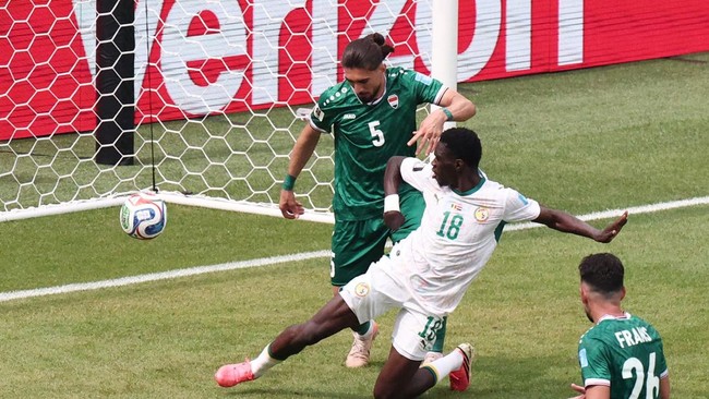 Soccer Football - FIFA World Cup 2026 - Group I - Senegal v Iraq - Toronto Stadium, Toronto, Canada - June 26, 2026 Senegal's Ismaila Sarr scores their second goal REUTERS/Thomas Mukoya