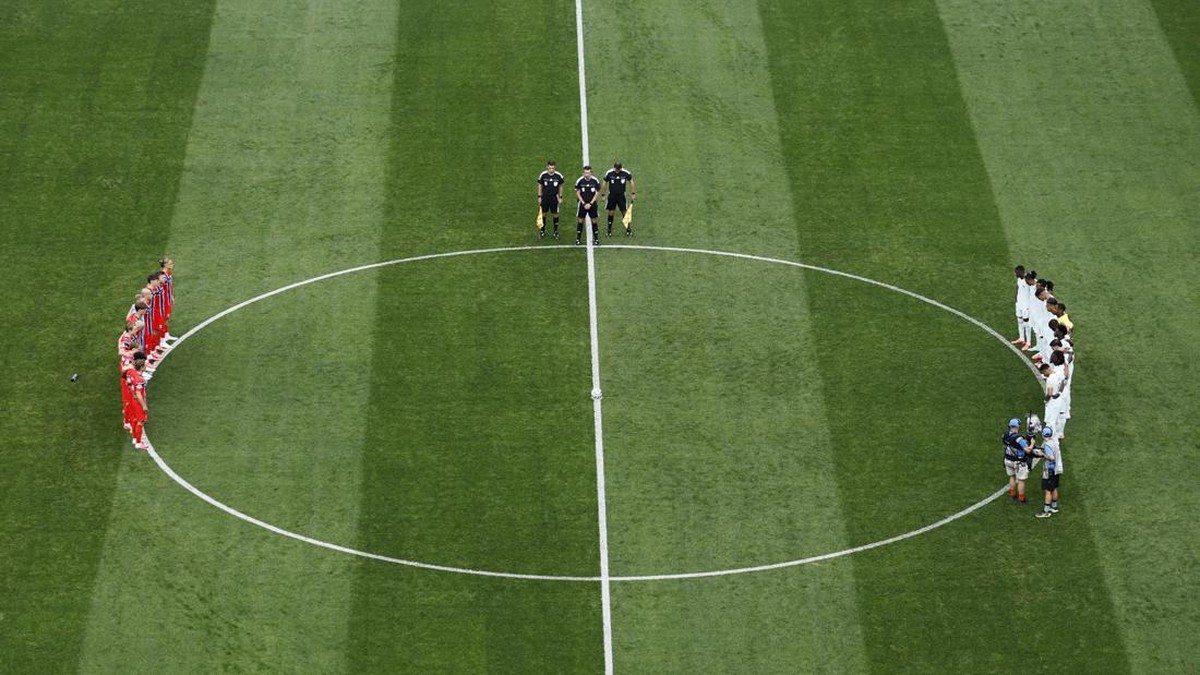 Soccer Football - FIFA World Cup 2026 - Group I - Norway v France - Boston Stadium, Foxborough, Massachusetts, U.S. - June 26, 2026 The players stands for a minutes silence before the match in memory of the victims of the Venezuela earthquakes REUTER