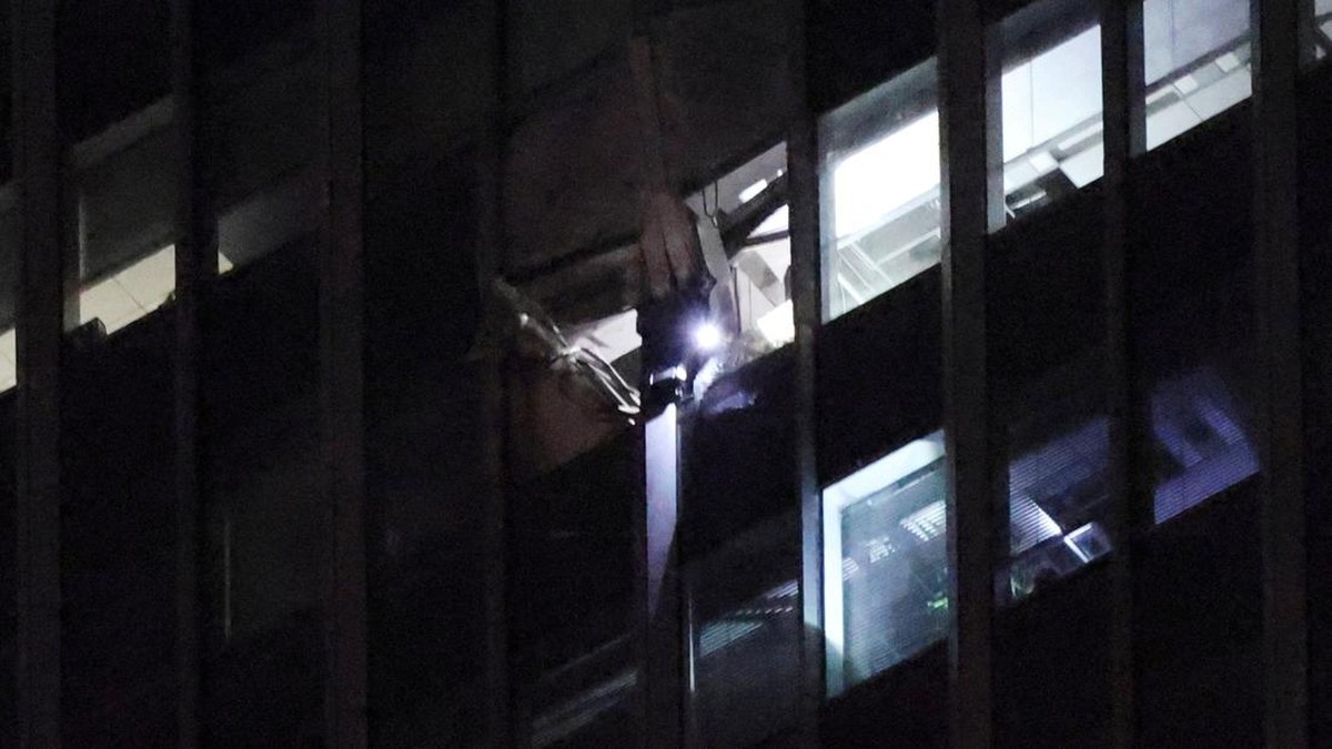 Bak Tragedi 9/11, Pesawat Ini Tabrak Gedung Tertinggi di Beijing