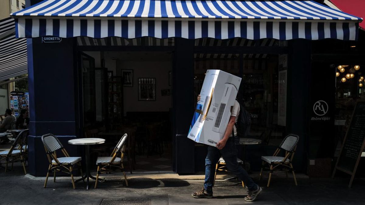 Warga di Paris Chaos Berebut Beli AC Harga Diskon Gara-gara Suhu Panas