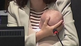 thumbnail video menteri perempuan swedia