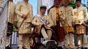 thumbnail video joko widodo adat lampung