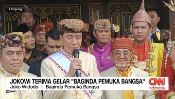 VIDEO: Jokowi Terima Gelar "Baginda Pemuka Bangsa"