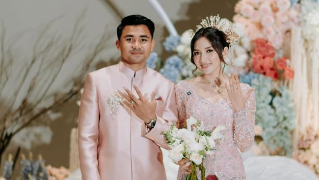 Bernuansa Pink, 6 Potret Asnawi Mangkualam dan Yuriska Patricia Gelar Lamaran