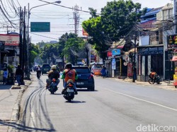 Mengintip Sisi Lain Jalan Kopo Bandung yang Sepi di Akhir Pekan
