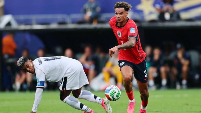 Soccer Football - FIFA World Cup 2026 - Group L - Panama v England - New York/New Jersey Stadium, East Rutherford, New Jersey, U.S. - June 27, 2026 England's Nico O'Reilly in action with Panama's Edgar Yoel Barcenas IMAGN IMAGES via Reuters/Caean Cou