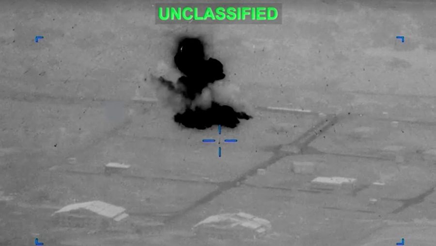 Rekaman drone menunjukkan serangan terhadap Iran nan menargetkan beragam letak sebagai tanggapan atas agresi Iran nan berkepanjangan terhadap pelayaran komersial, di letak nan tidak diketahui dari gambar nan dirilis pada Sabtu (27/6/2026). (Tangkapan Layar Video/REUTERS)