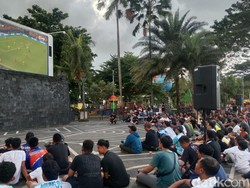 Antusiasnya Warga Nobar Piala Dunia di Area CFD Karangasem