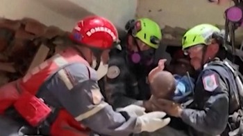 Momen Evakuasi Ibu dan Bayi usai 3 Hari Terjebak Reruntuhan Gempa Venezuela
