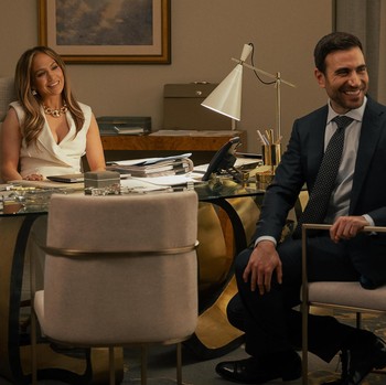 5 Serial dan Film Netflix tentang Kisah Cinta di Kantor yang Bikin Baper