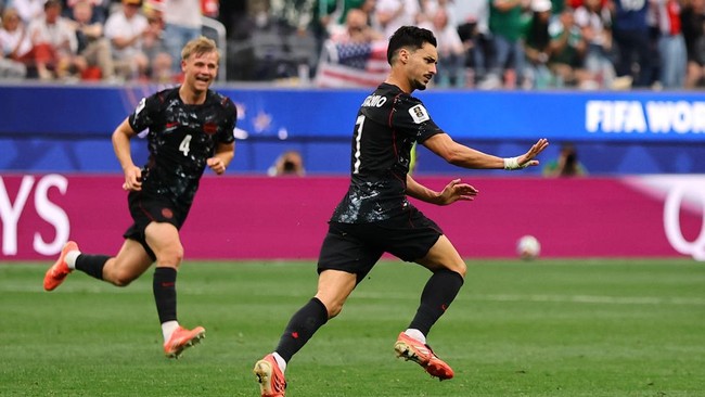 Soccer Football - FIFA World Cup 2026 - Round of 32 - South Africa v Canada - Los Angeles Stadium, Inglewood, California, U.S. - June 28, 2026 Canada's Stephen Eustaquio celebrates scoring their first goal REUTERS/Daniel Cole