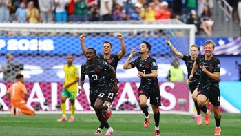 Soccer Football - FIFA World Cup 2026 - Round of 32 - South Africa v Canada - Los Angeles Stadium, Inglewood, California, U.S. - June 28, 2026 Canada's Stephen Eustaquio celebrates scoring their first goal with Alistair Johnston, Niko Sigur and Luc d