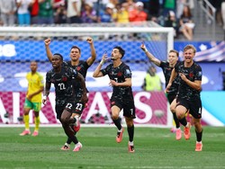 Soccer Football - FIFA World Cup 2026 - Round of 32 - South Africa v Canada - Los Angeles Stadium, Inglewood, California, U.S. - June 28, 2026 Canada's Stephen Eustaquio celebrates scoring their first goal with Alistair Johnston, Niko Sigur and Luc d