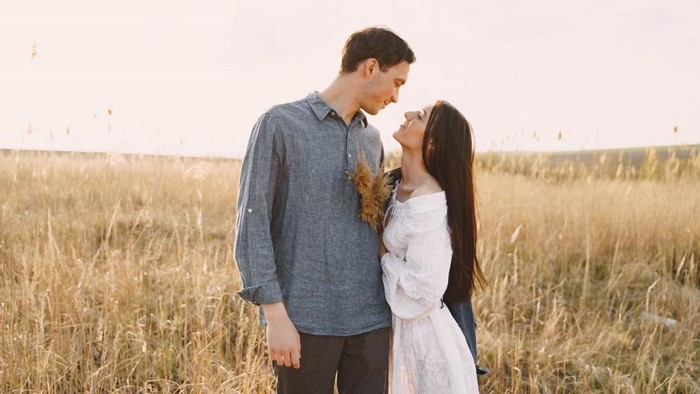 4 Zodiak yang Paling Romantis Menurut Astrologi
