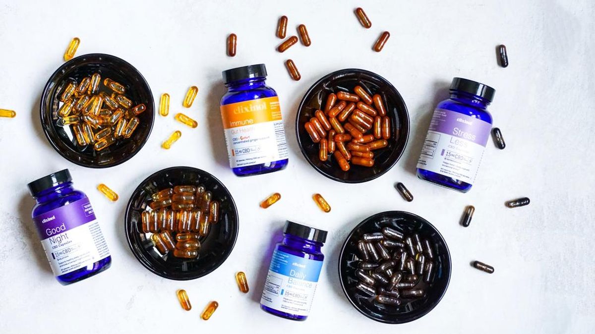 4 Tanda Kamu Terlalu Banyak Mengonsumsi Vitamin, Kerontokan Rambut