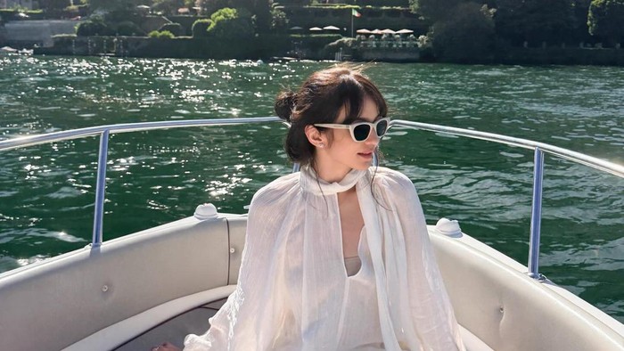 6 Gaya Liburan Enzy Storia di Italia, Pancarkan Pesona European Summer