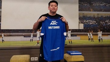 Berita Panas dari Dunia Sport CNN : Persib Datangkan Bek Prancis sebagai Pengganti Federico Barba