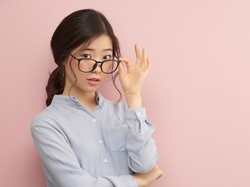 Ternyata Ini 10 Ciri Aneh Orang Cerdas Menurut Psikolog, Kamu Punya?