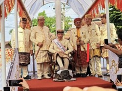 PDIP Tertawakan Jokowi Injak Kepala Kerbau di Lampung, PSI Sebut Penghinaan