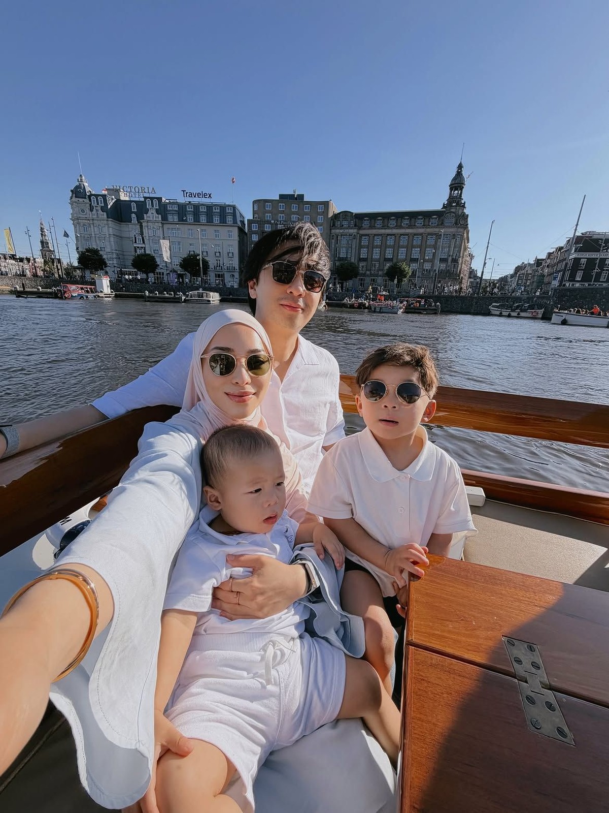 Keluarga Nikita Willy dan Indra Priawan